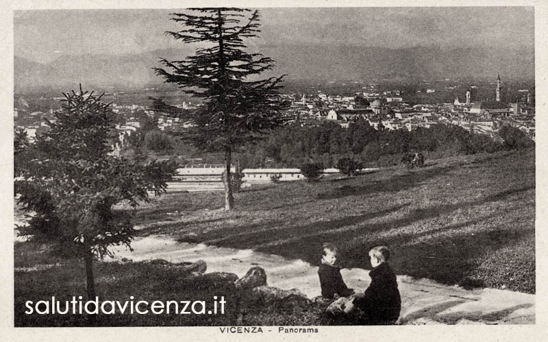 Panorama di Vicenza con bambini in primo piano.