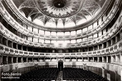 Platea del Teatro Eretenio, foto Ferrini.
