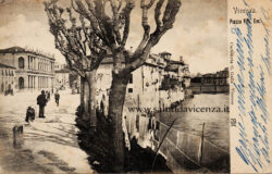 Panni stesi al sole lungo via Giuriolo. Sullo sfondo Piazza Matteotti con il Museo Civico. Ed Galla Piazza Matteotti e palazzo Chiericati da viale Giuriolo