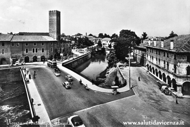 Il ponte dopo la ricostruzione, ed. Galla, 1962 Panoramica su Ponte degli Angeli