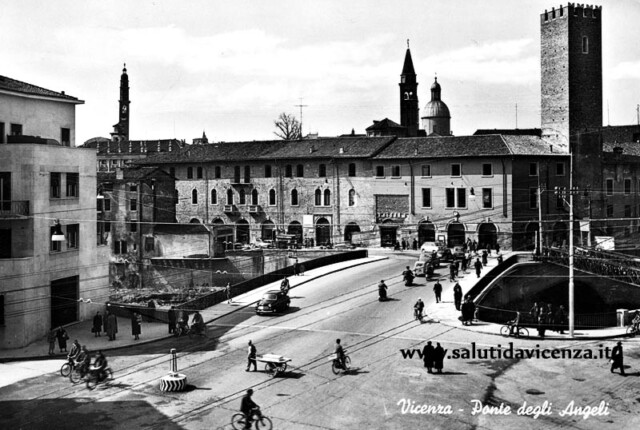 Quotidianità sul Ponte, ed. Bromostampa, 1957 Ponte degli Angeli e Piazza XX Settembre