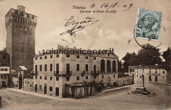 Piazza Castello con il monumento a Garibaldi Porta Castello - Piazza Garibaldi, Vicenza