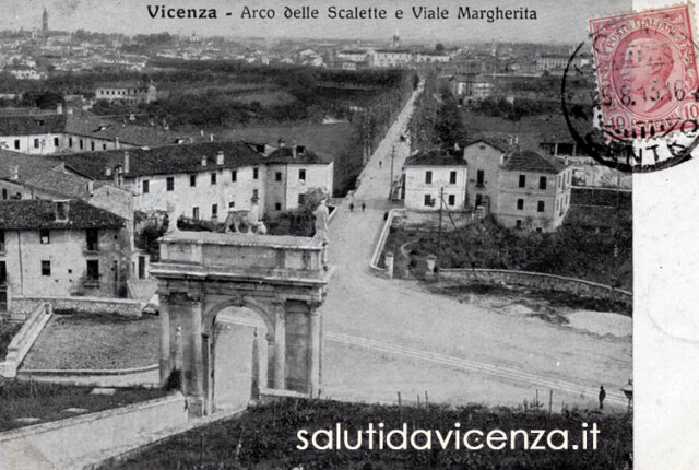 Panorama dell'arco e del viale Margherita Panorama di Vicenza e viale Margherita dalle Scalette di Monte Berico. Cartolina d'epoca del primo '900