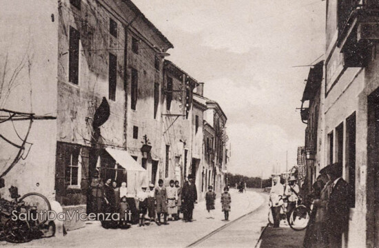 Longare, Via Umberto Primo Comune di Longare, cartolina d'epoca.
