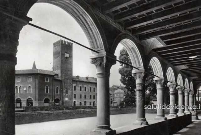 Portici del Palazzo Angaran, ed. Chiovato 1942