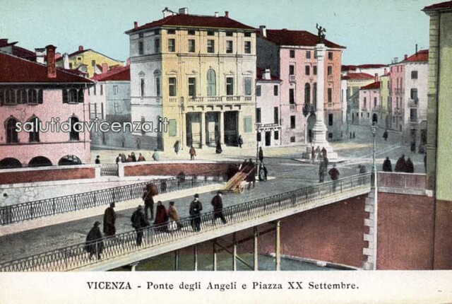Pedoni in transito sul vecchio ponte, ed. anonimo 1905 Cartolina del primo Novecento del Ponte degli Angeli, Vicenza.