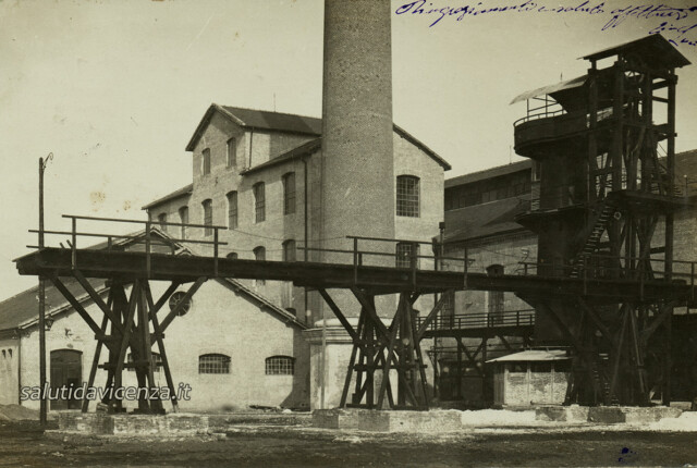 Zuccherificio a Ponte Alto nel 1901, ed. Raschi Antica cartolina postale dello Zuccherificio prima della sua conversione a ferriera.