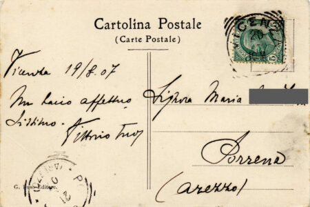 Esemplare con divisorio stampato al verso spedito da Vicenza a Arezzo nel 1907. Riconoscere e conservare le cartoline postali