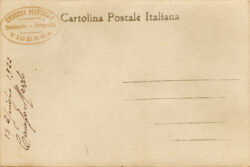 Raro esemplare con stampa al verso per uso postale, timbro dell'autore e datazione a penna. Riconoscere e conservare le cartoline d'epoca